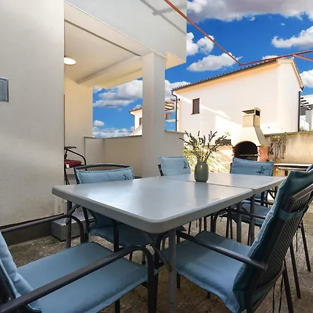 Apartamento Stanko 2367 Pula