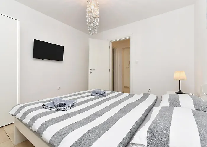 Stanko 2367 아파트 풀라