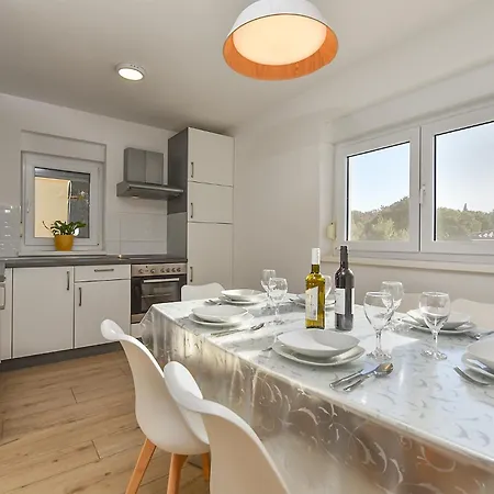 Stanko 2367 Apartman